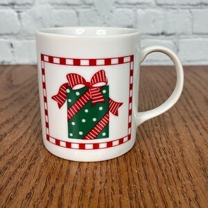 Starbucks coffee mug w/presents on each side. EUC